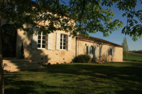  Le Farat Bed & Breakfast  Овиллар